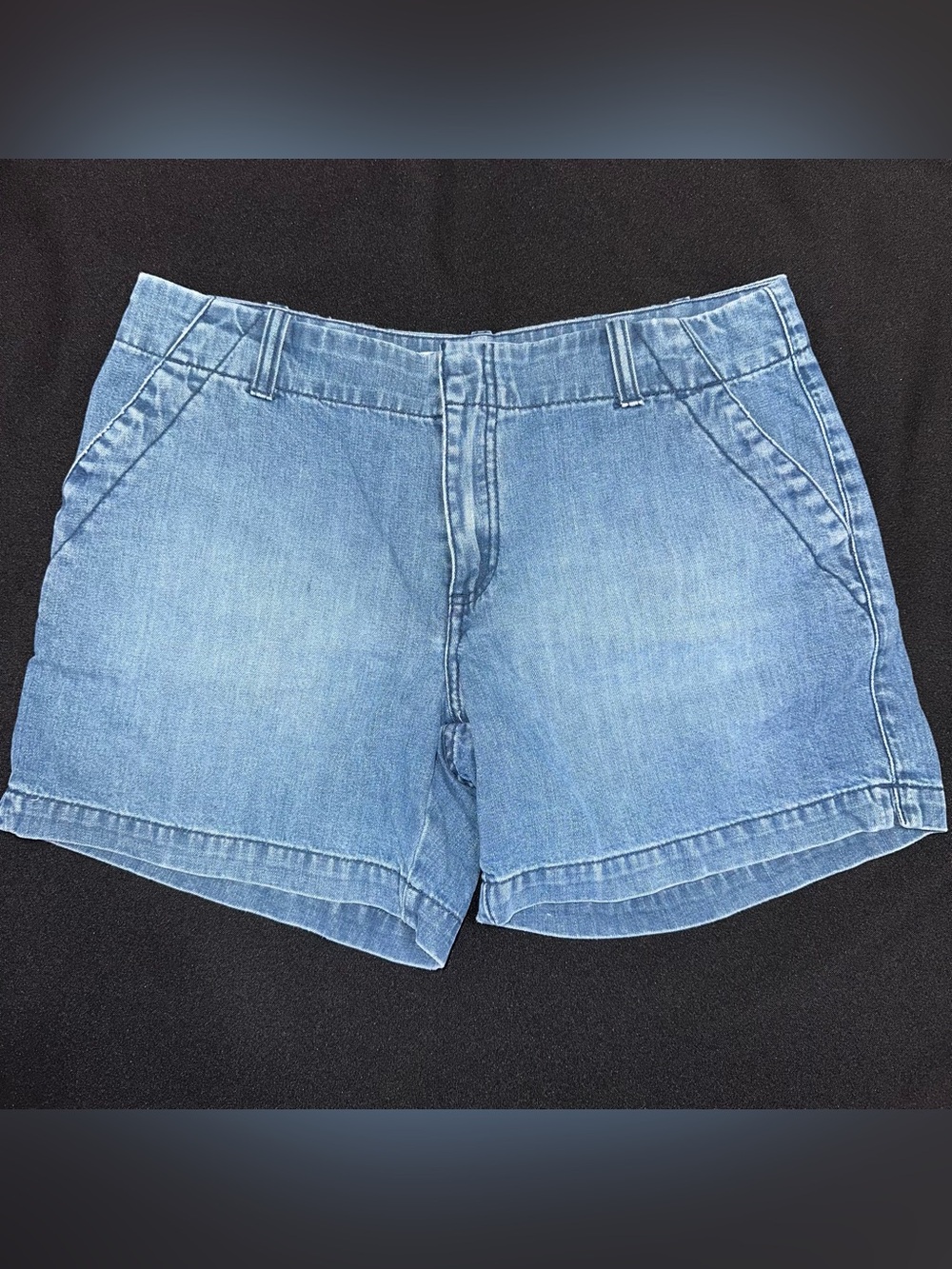 Gap Denim Shorts ladies size 6 classic‎ blue flat front